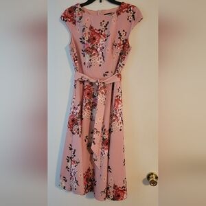 Dress Tells Floral Dress